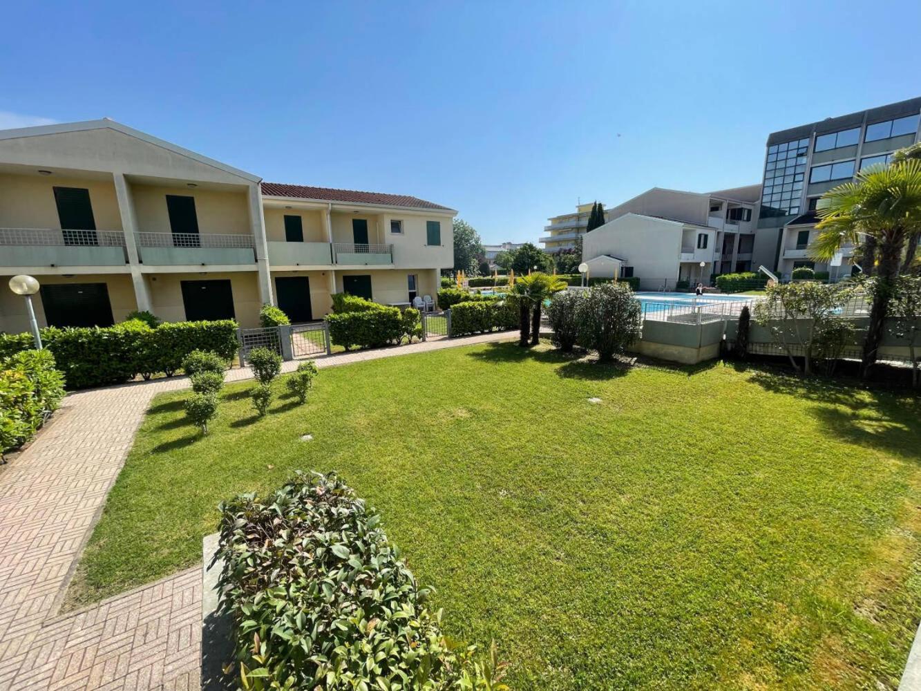 Villaggio Luna Swimmingpool- Agenzia Cocal Caorle Eksteriør bilde