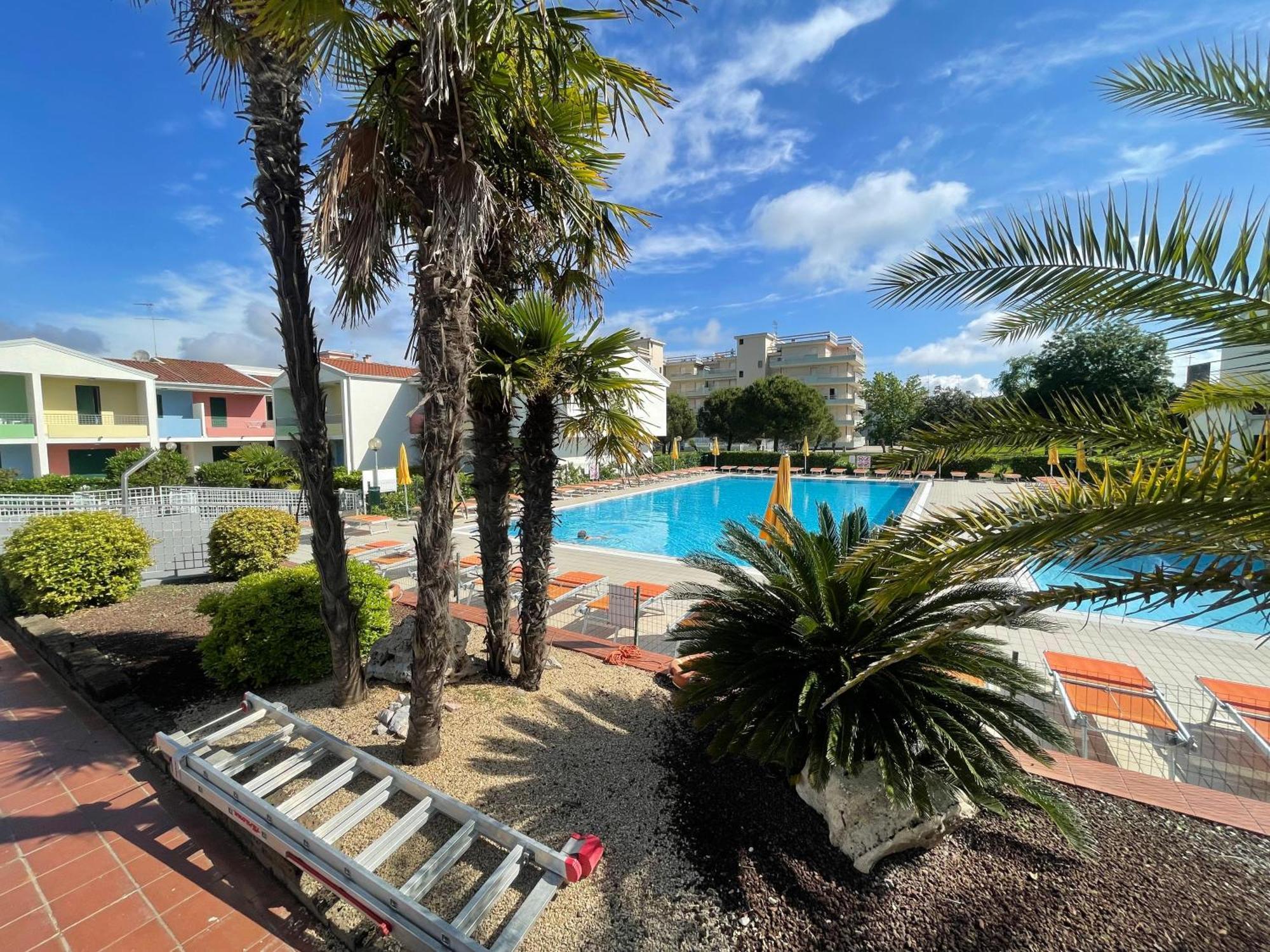 Villaggio Luna Swimmingpool- Agenzia Cocal Caorle Eksteriør bilde