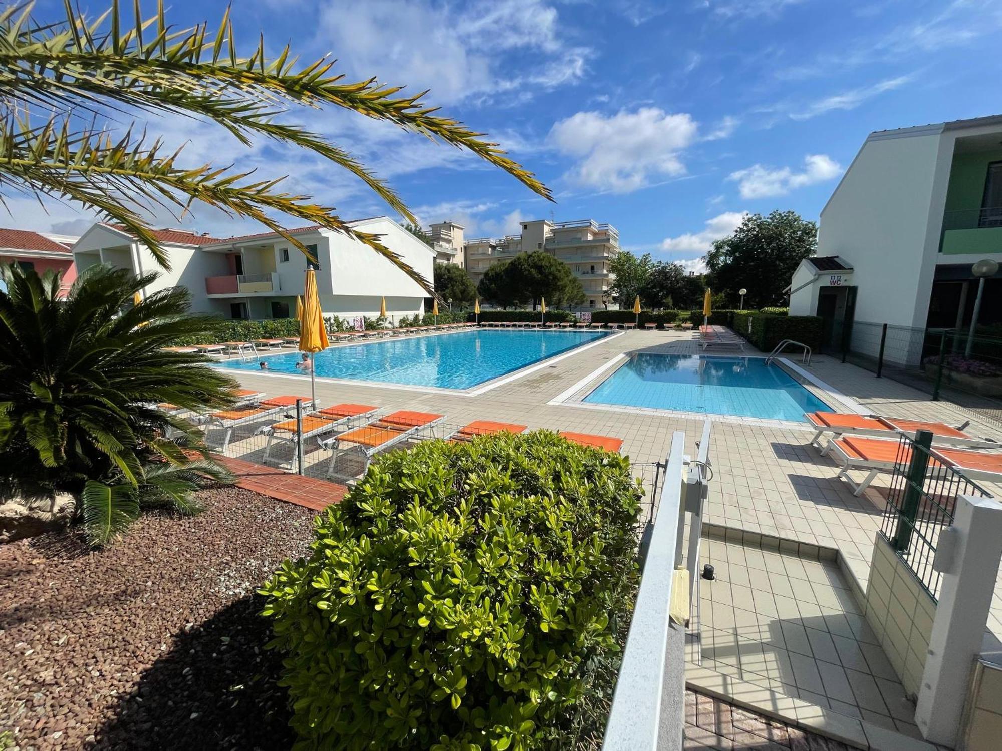 Villaggio Luna Swimmingpool- Agenzia Cocal Caorle Eksteriør bilde