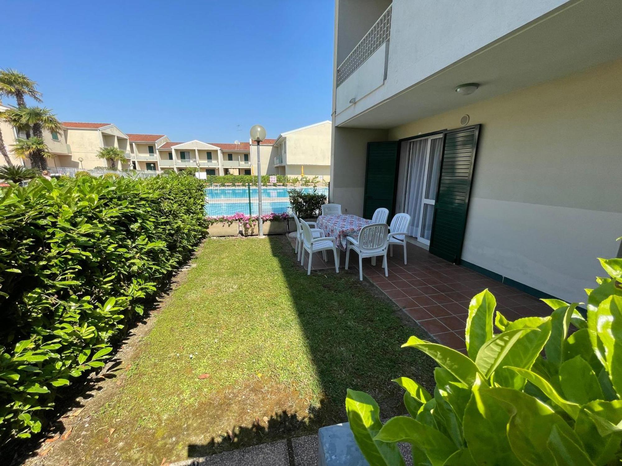 Villaggio Luna Swimmingpool- Agenzia Cocal Caorle Rom bilde